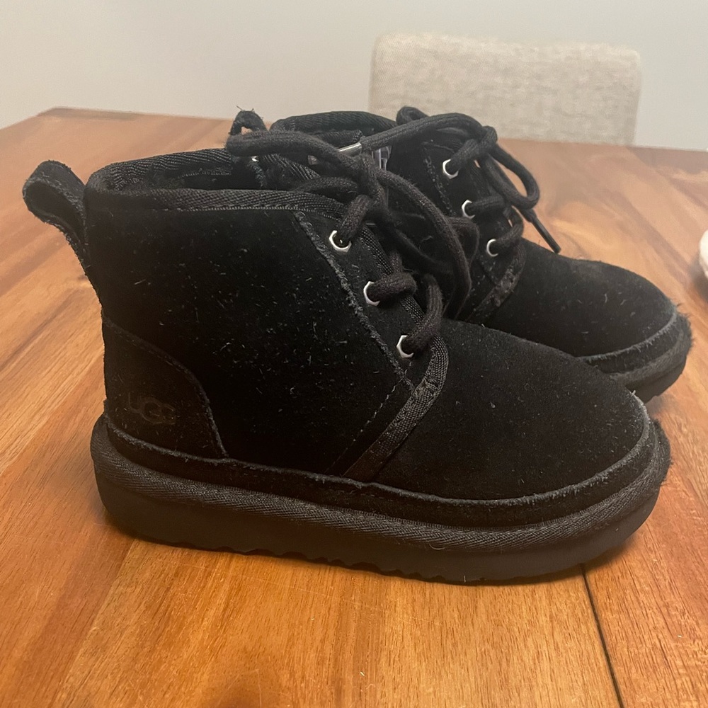 UGG Kids

Neumel II (Toddler/Little Kid)